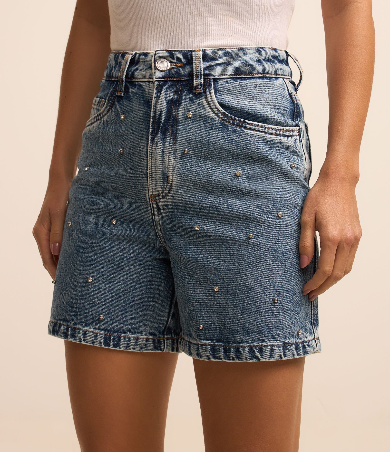 Bermuda Mom em Jeans com Brilho Bordado Jeans Médio 2