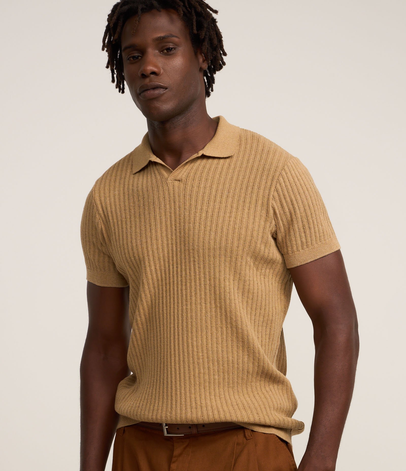 Camisa Polo com Textura Canelada e Gola em V Amarelo 1