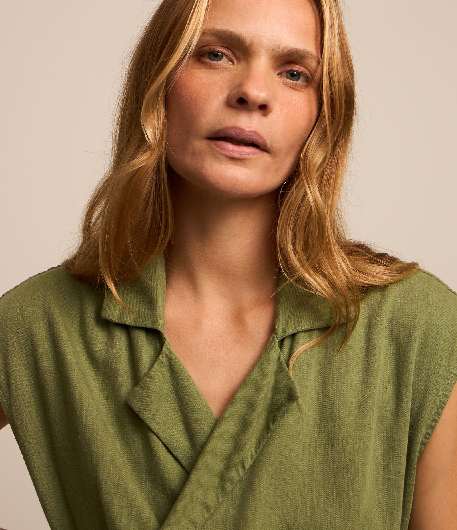 Macacão Longo em Sarja com Fivela Lateral Verde 3