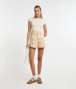 Short Baggy Cintura Alta em Sarja com Pregas e Barra Dobrada
