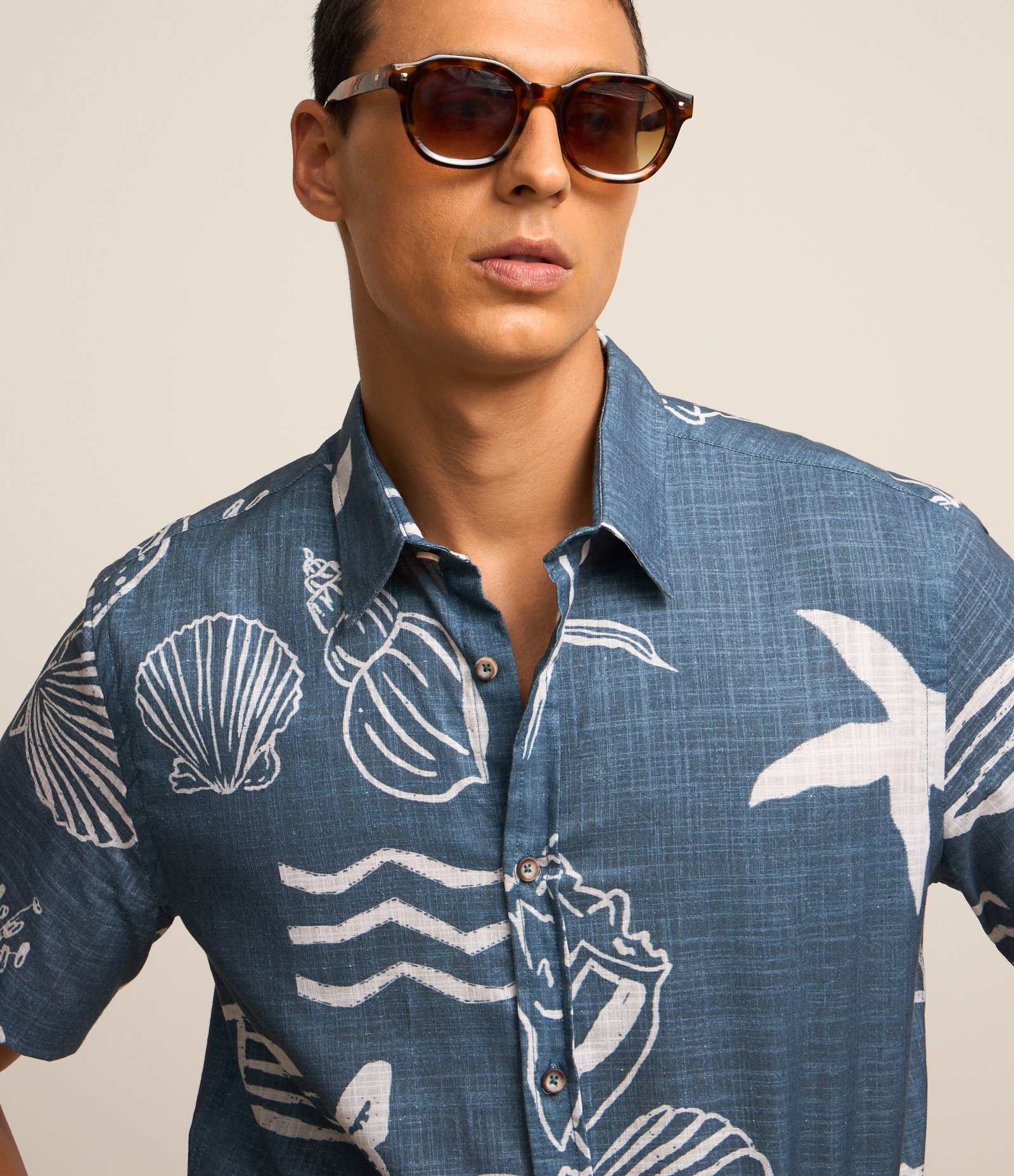 Camisa Regular em Voil com Estampa de Fundo do Mar Azul 3