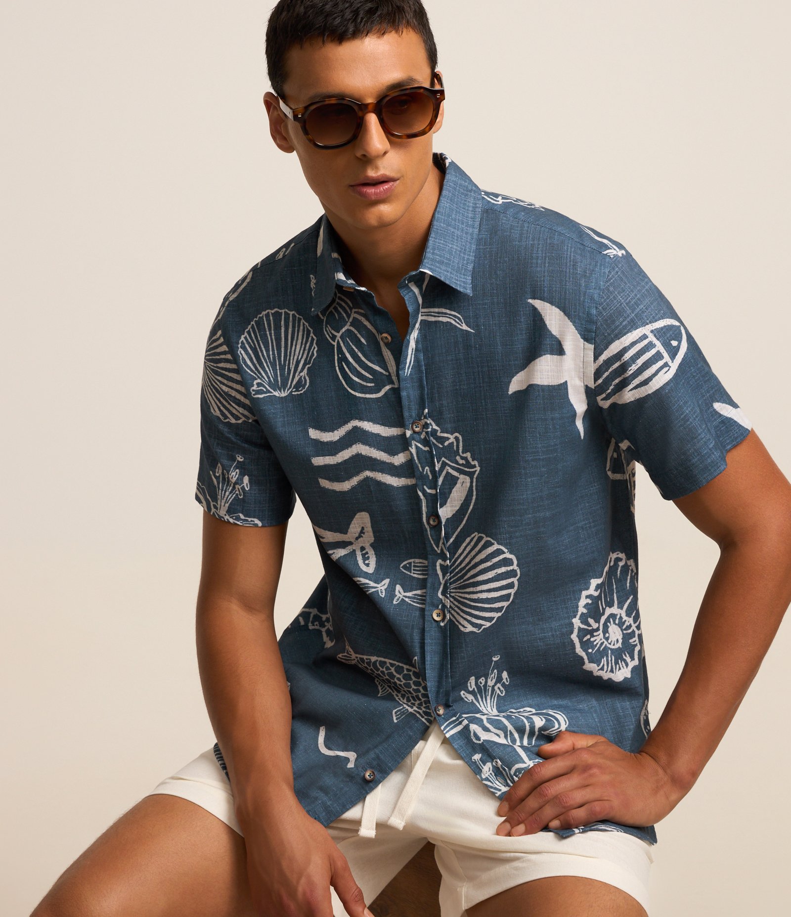 Camisa Regular em Voil com Estampa de Fundo do Mar Azul 5