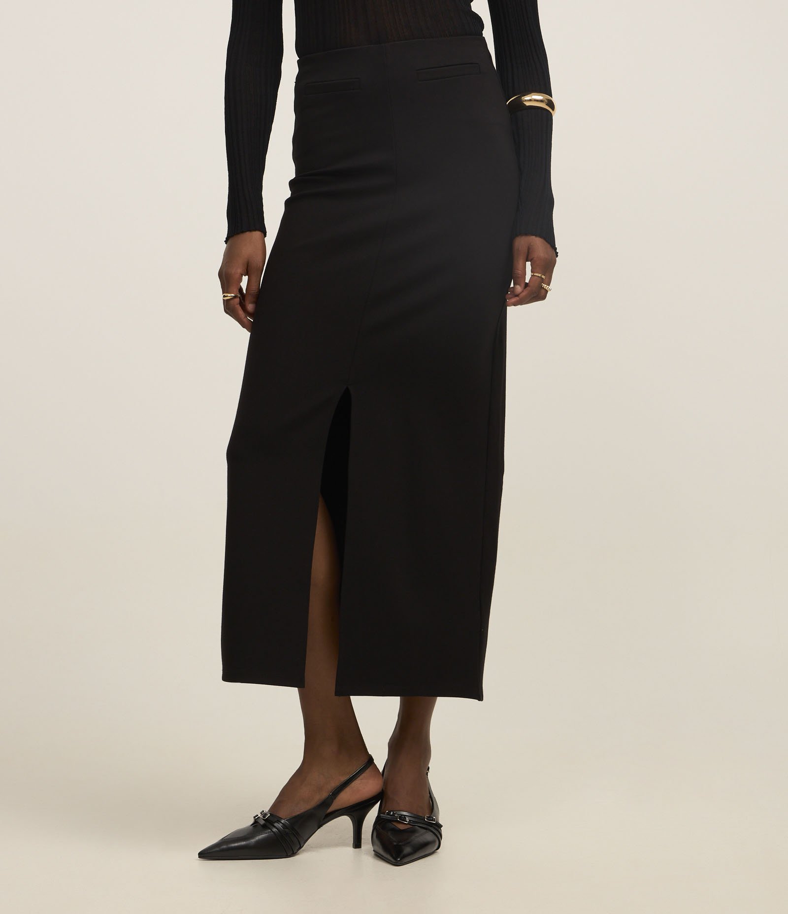 Saia New Midi em Ponto Roma com Fenda Frontal e Bolsos Embutidos Preto 3