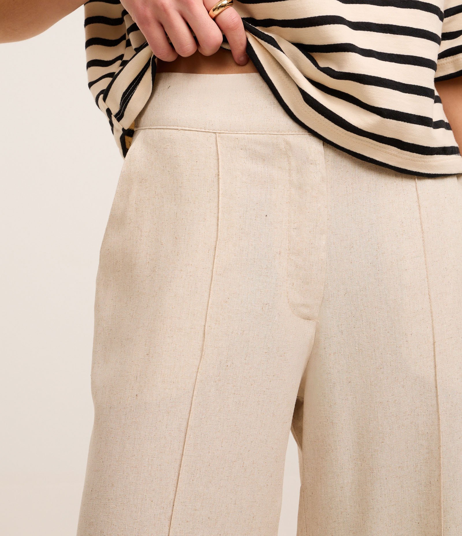 Calça Pantalona em Viscolinho com Fechamento Frontal Off White 4