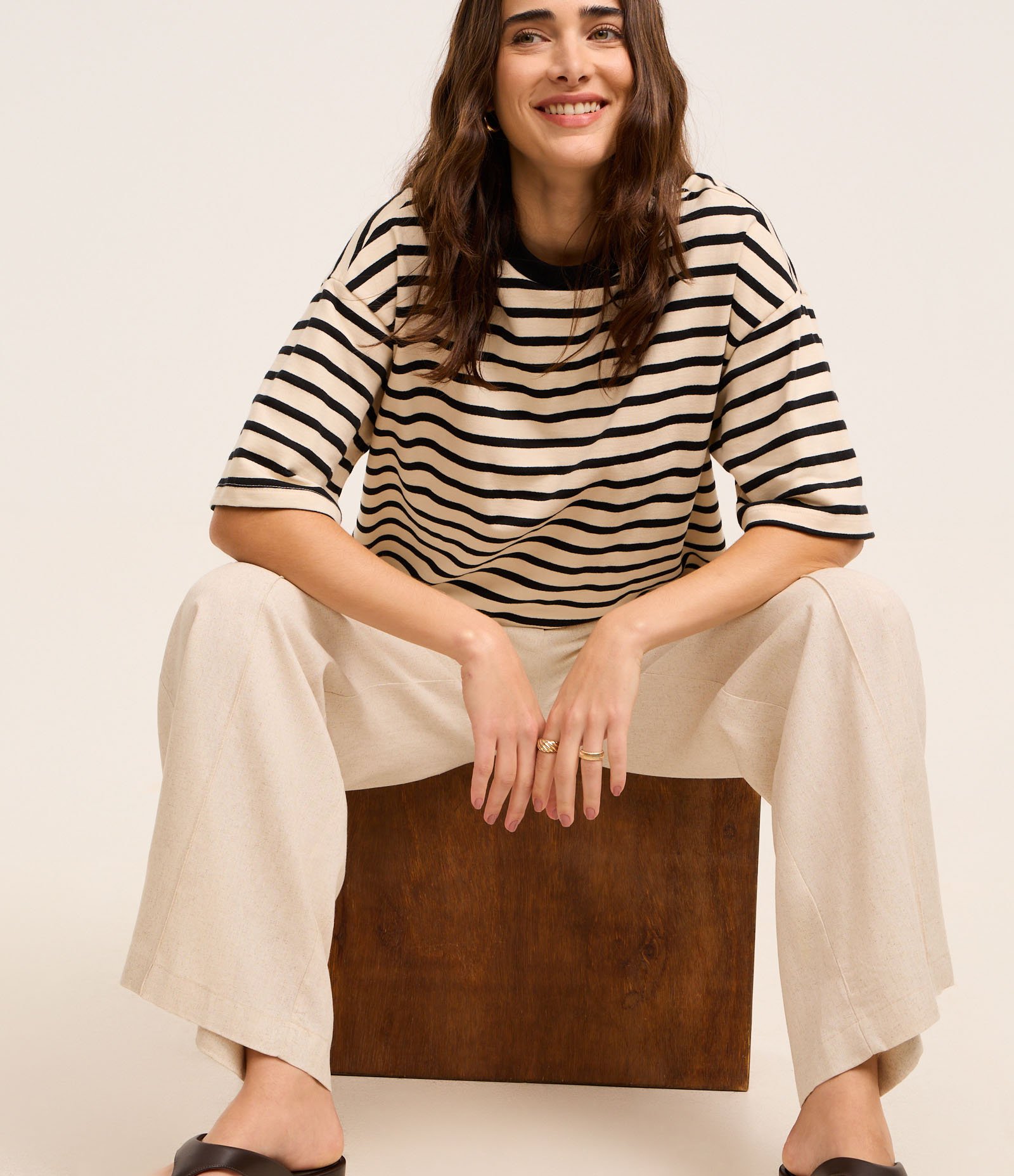 Calça Pantalona em Viscolinho com Fechamento Frontal Off White 5