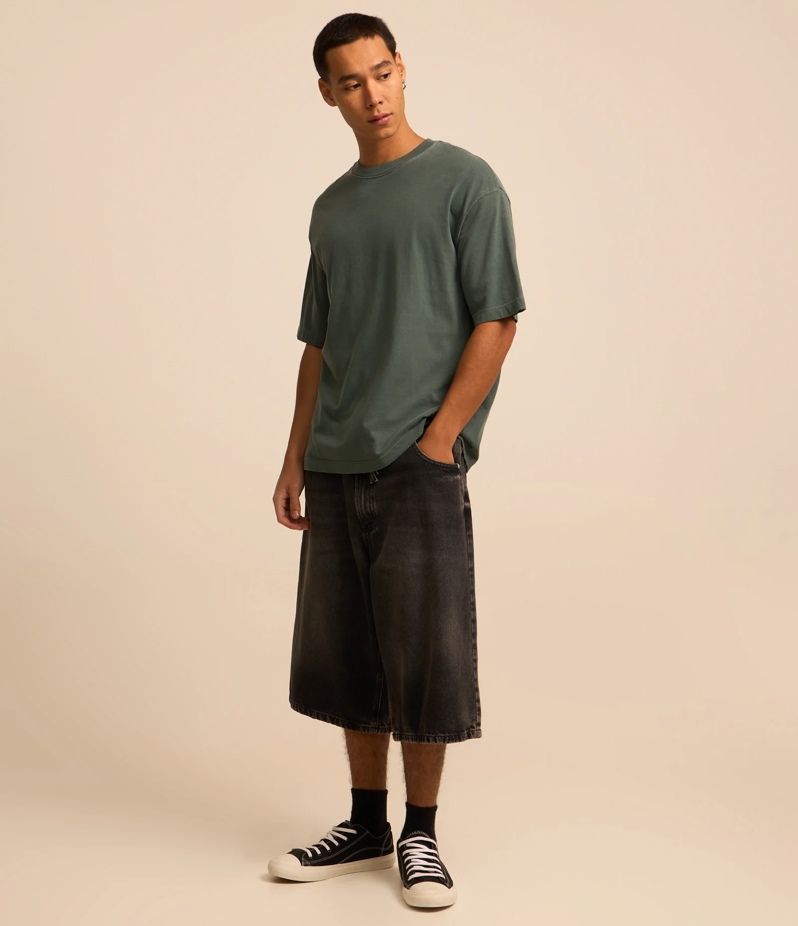 Camiseta Boxy em Algodão Estonada com Gola Alta Verde Musgo 2