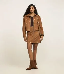 Saia Reta Cintura Alta em Suede com Zíper Frontal e Rebites na Barra