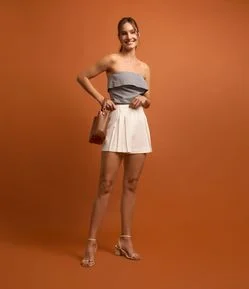 Short Alfaiatado com Pregas e Bolsos