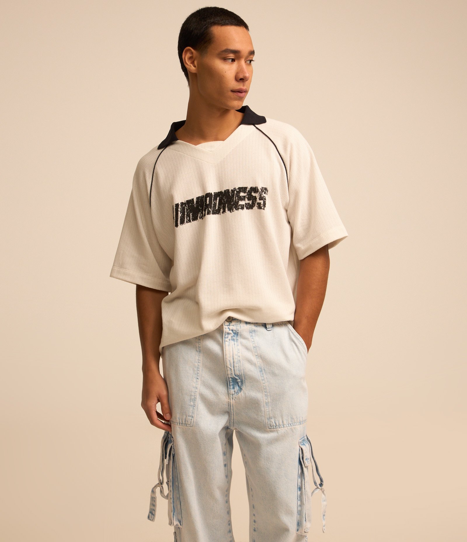 Calça Baggy em Jeans com Bolsos Cargo Azul Claro 2