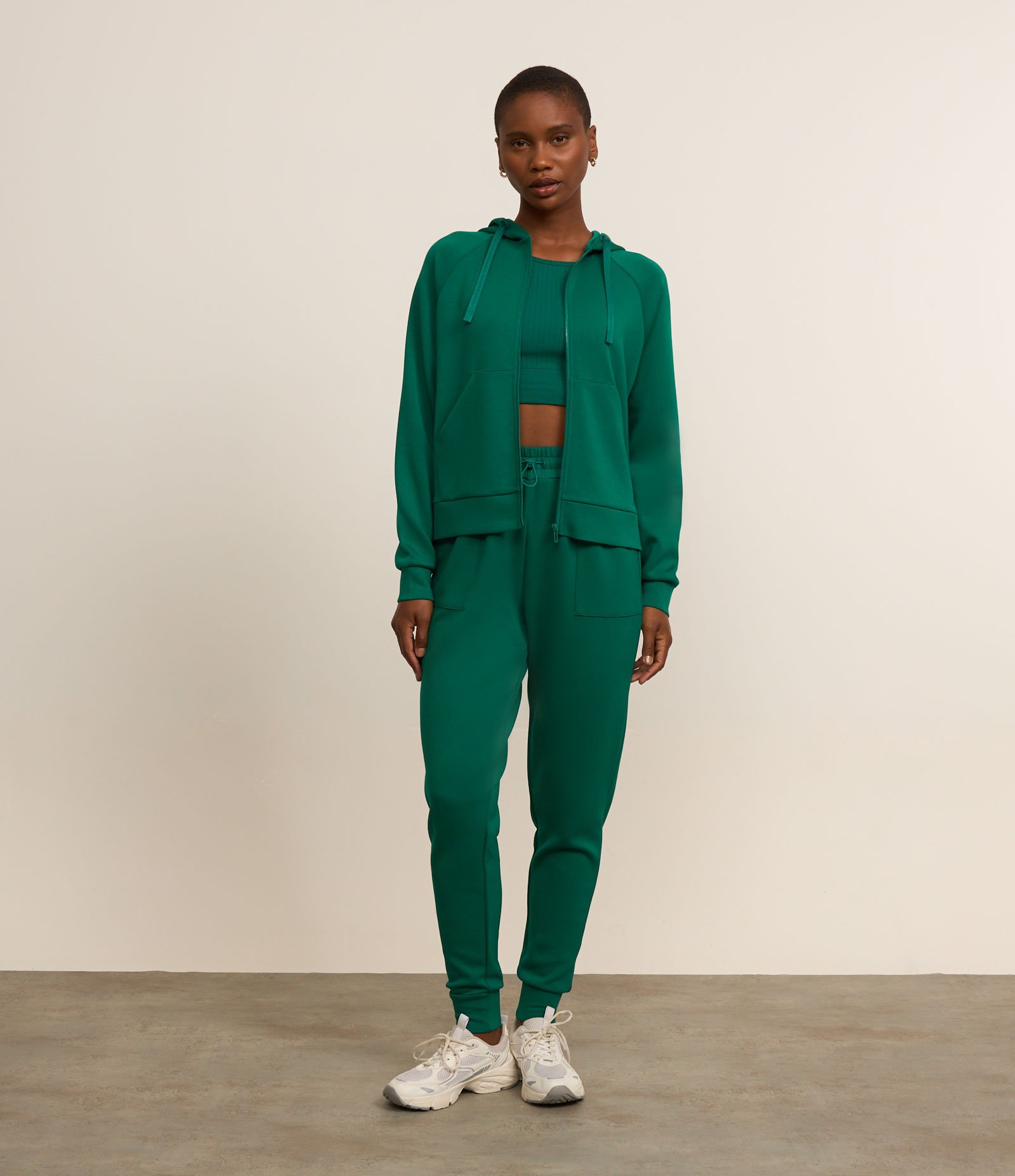 Jaqueta Esportiva em Modal com Capuz Verde 2