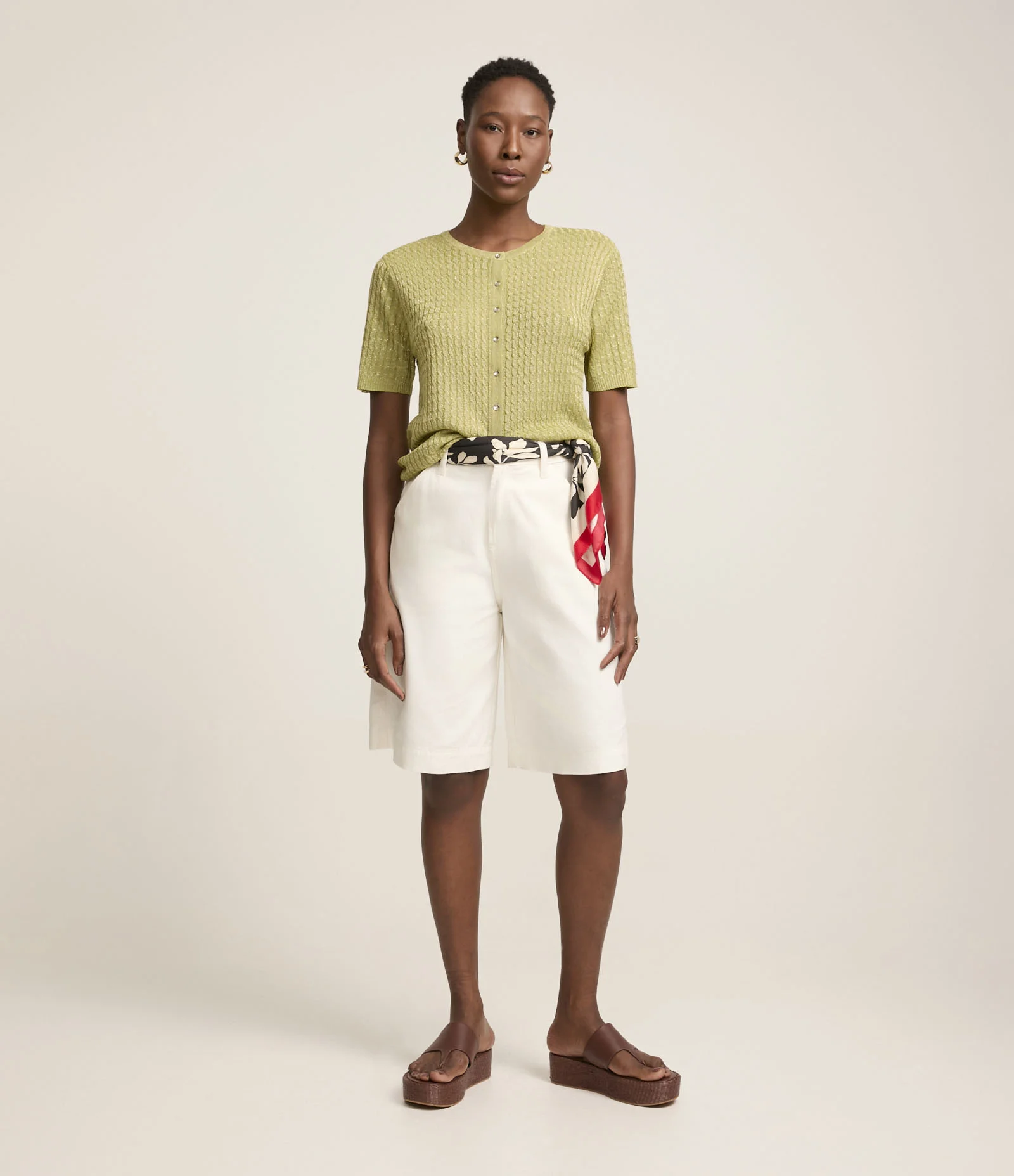 Blusa em Tricô Texturizado com Abotoamento Verde 2