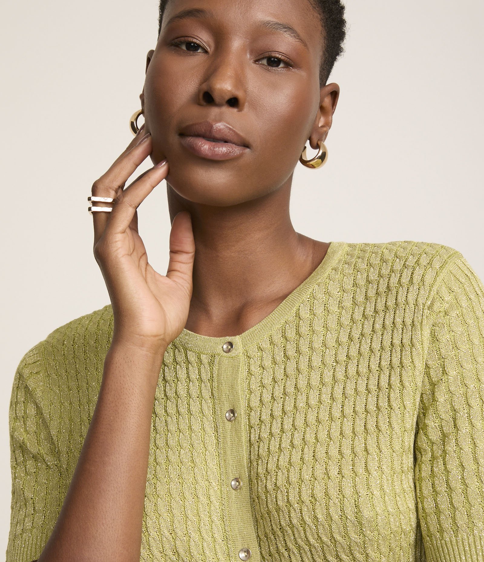 Blusa em Tricô Texturizado com Abotoamento Verde 4