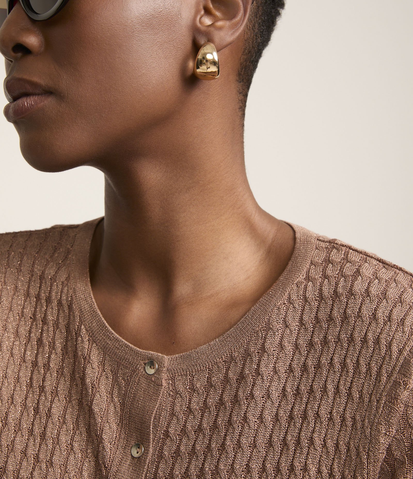 Blusa em Tricô Texturizado com Abotoamento Marrom Terroso 3