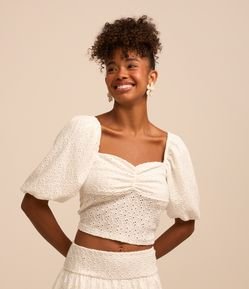 Blusa Cropped em Laise com Franzido no Busto