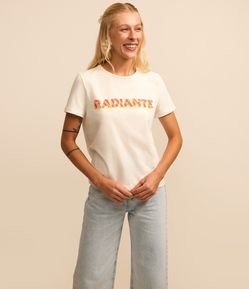 Camiseta T-shirt em Algodão com Lettering Radiante