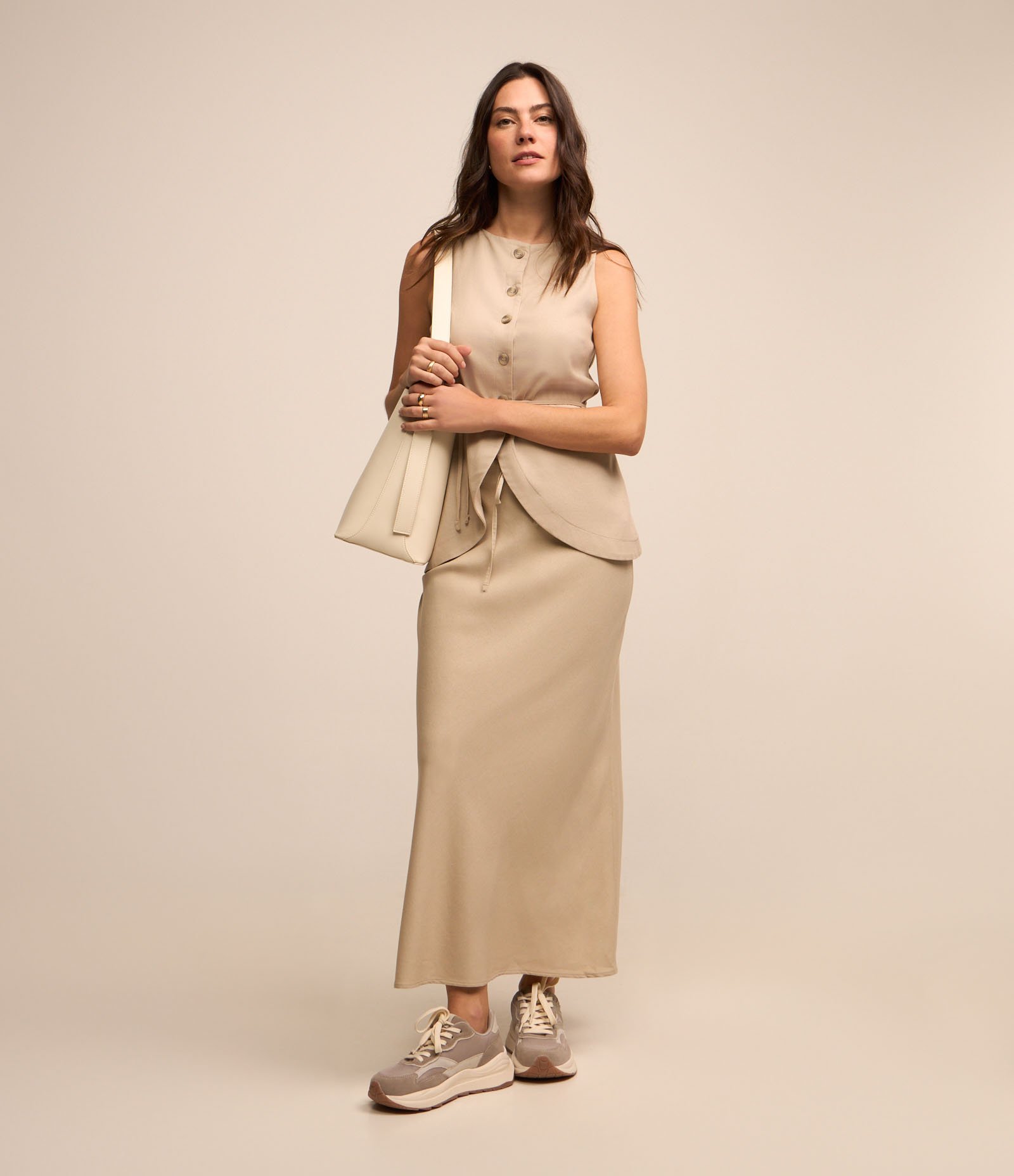 Blusa Alongada Estilo Colete em Viscolinho com Abotoamento Frontal Off White 2