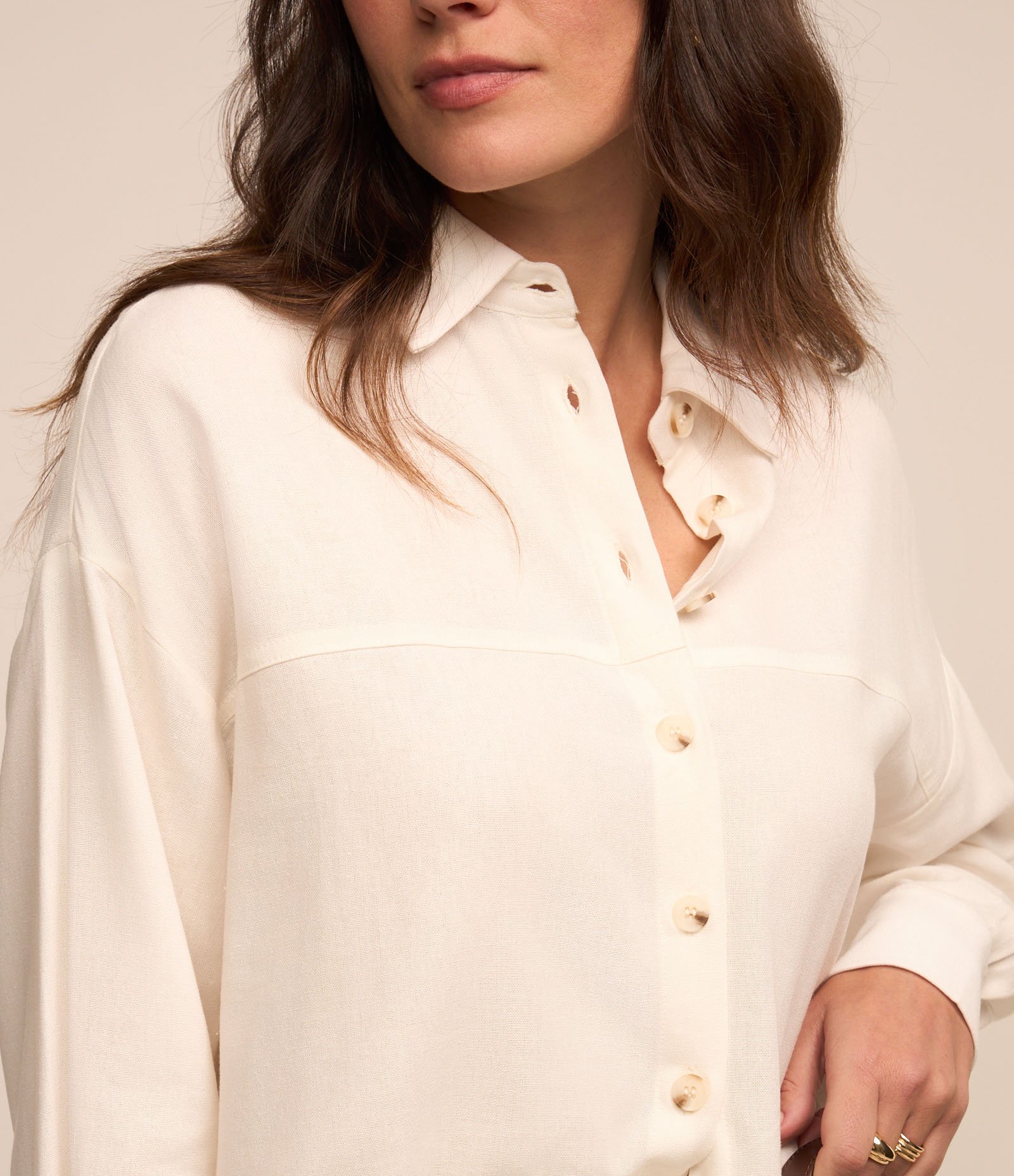 Camisa Alongada em Viscolinho com Recortes Branco Neve 4