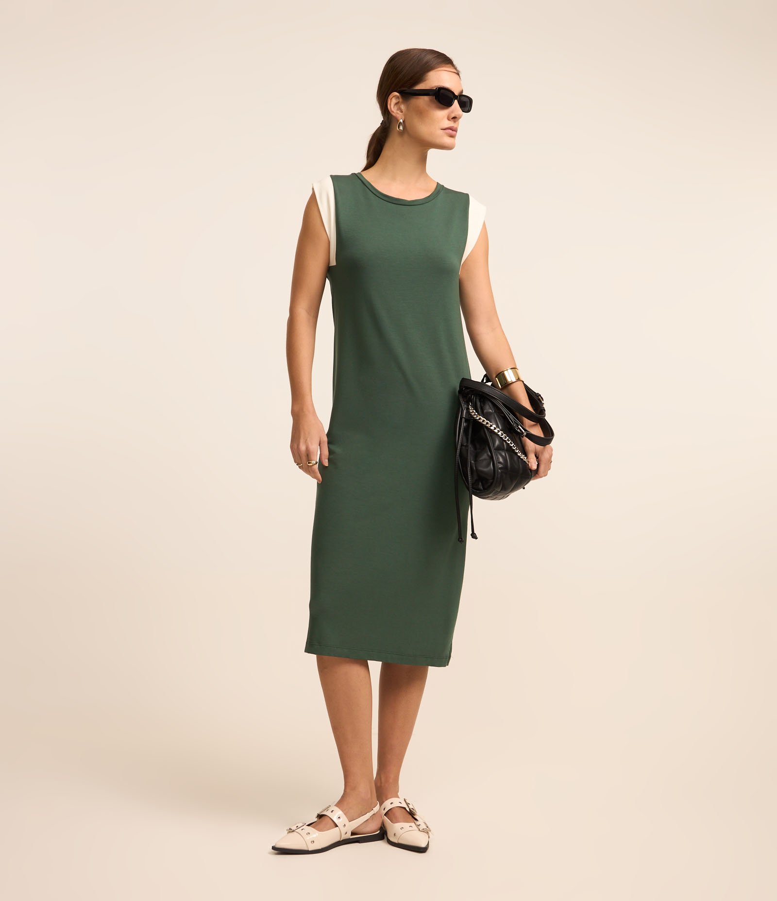 Vestido Midi em Moletinho com Cava Contrastante Verde Escuro 1