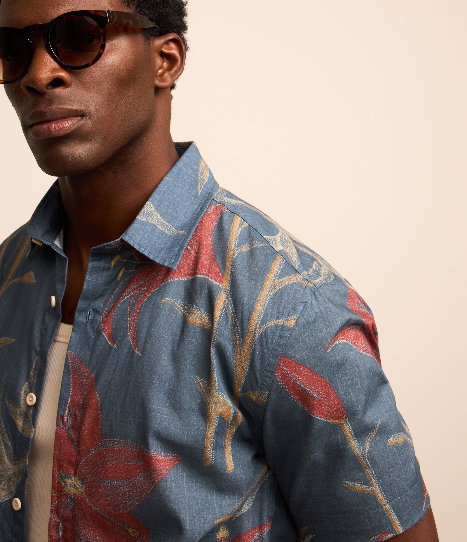 Camisa Regular em Voil com Estampa Pontilhada Floral Azul 4