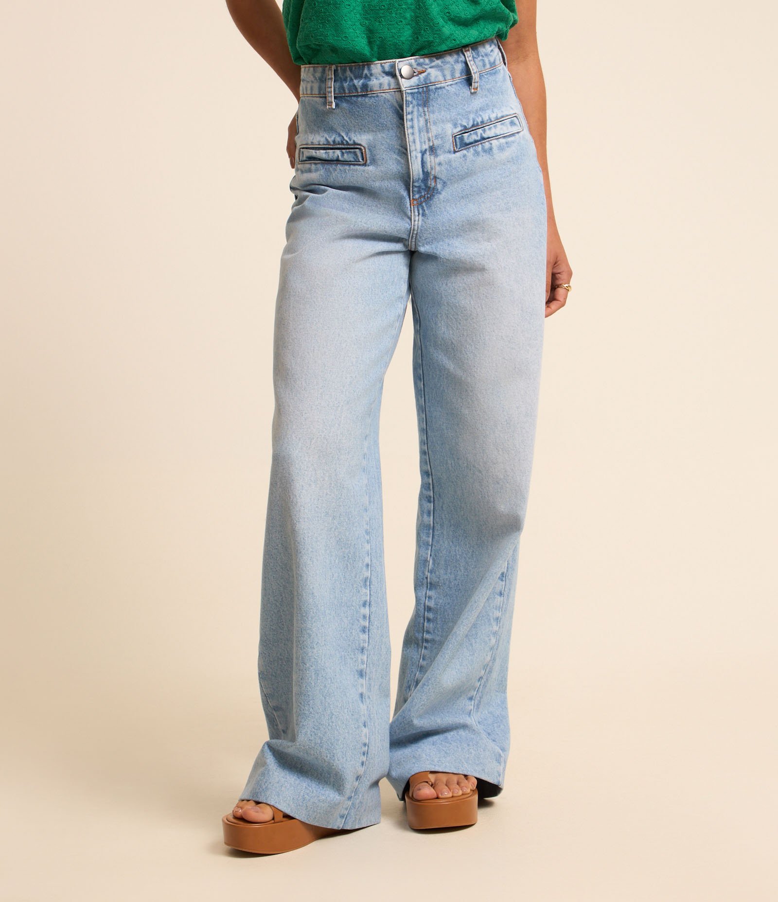 Calça Wide Leg em Jeans Denim com Bolso Diferencial Jeans Claro 1
