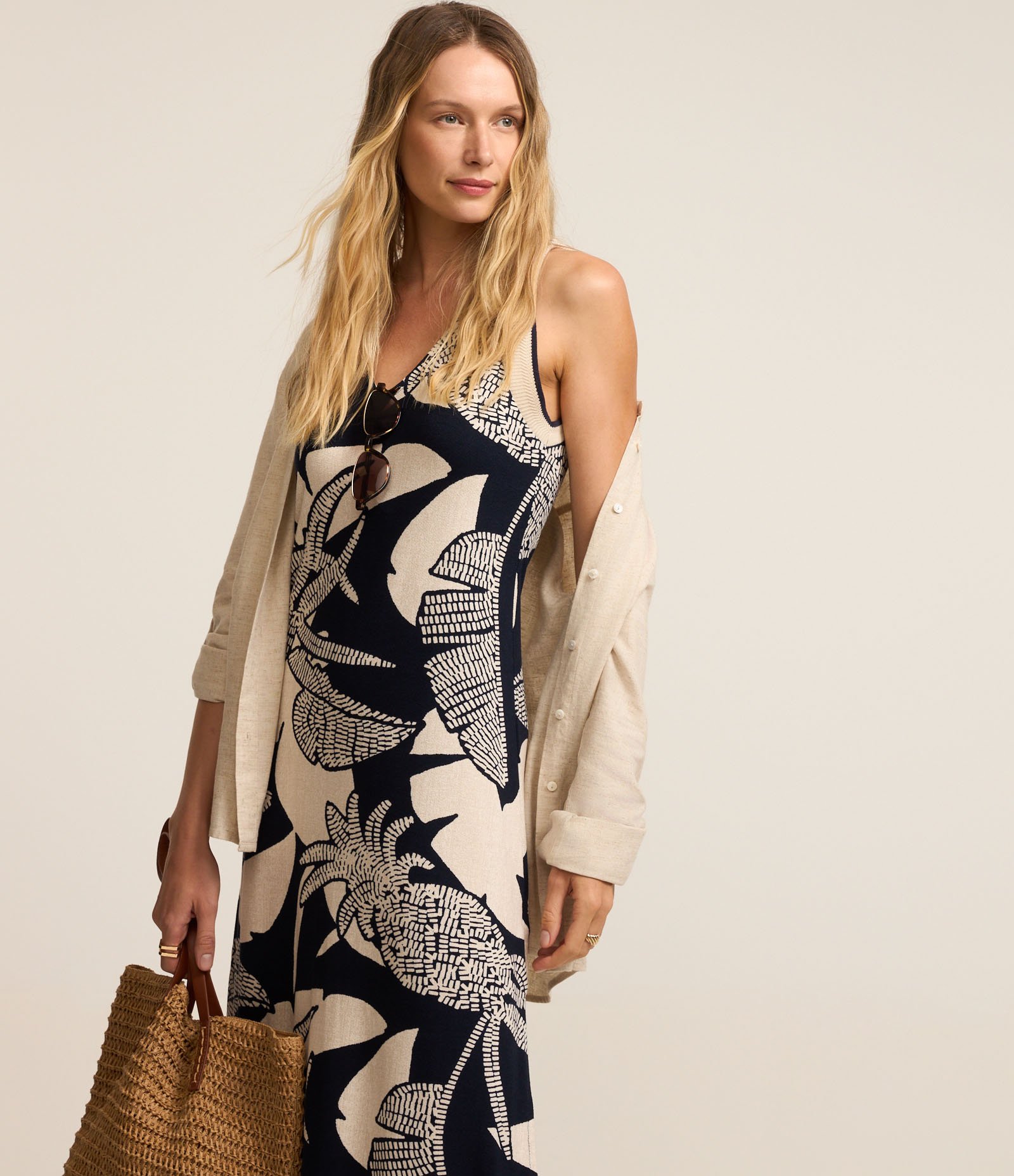 Vestido Evasê Midi em Viscose com Estampa Folhagem Abacaxi Azul/Off White 1