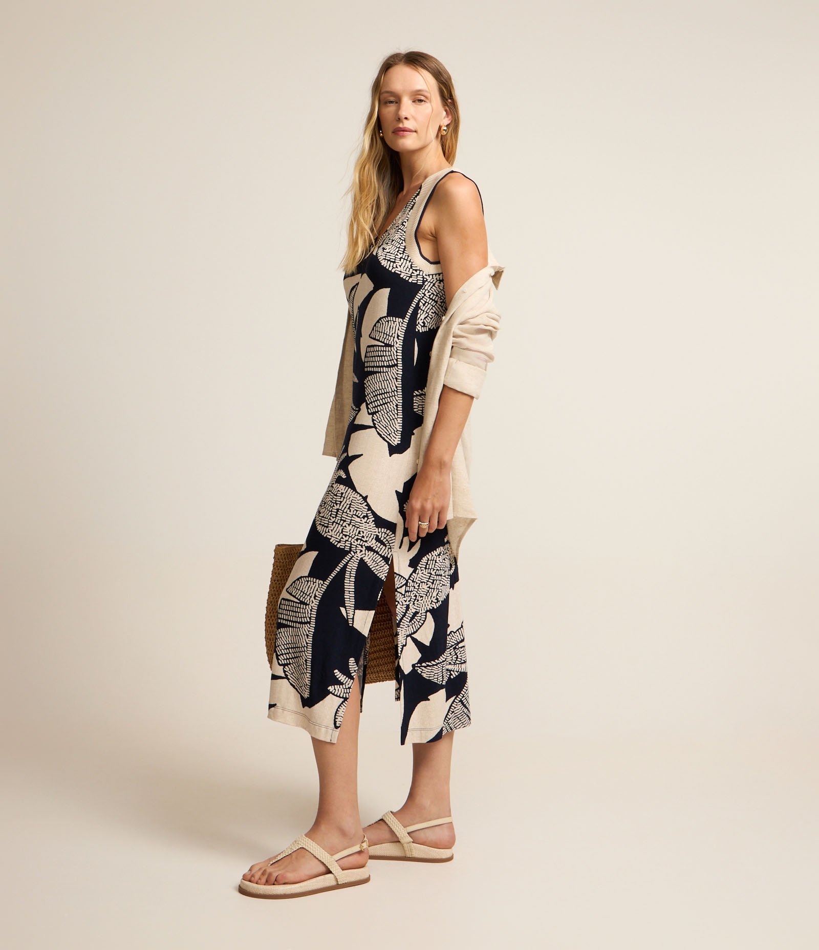 Vestido Evasê Midi em Viscose com Estampa Folhagem Abacaxi Azul/Off White 4