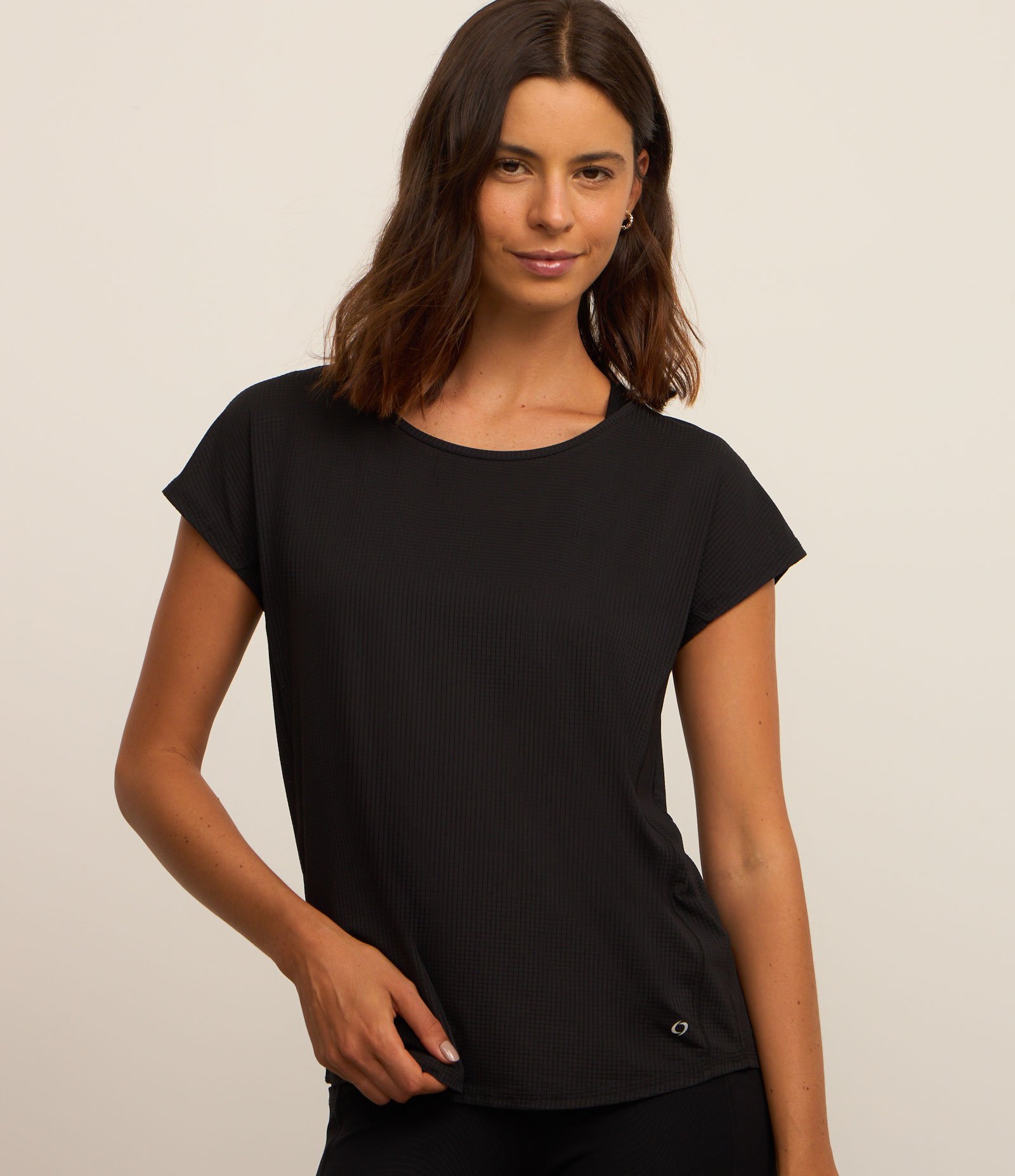 Camiseta em Microfibra com Decote Redondo Preto 1