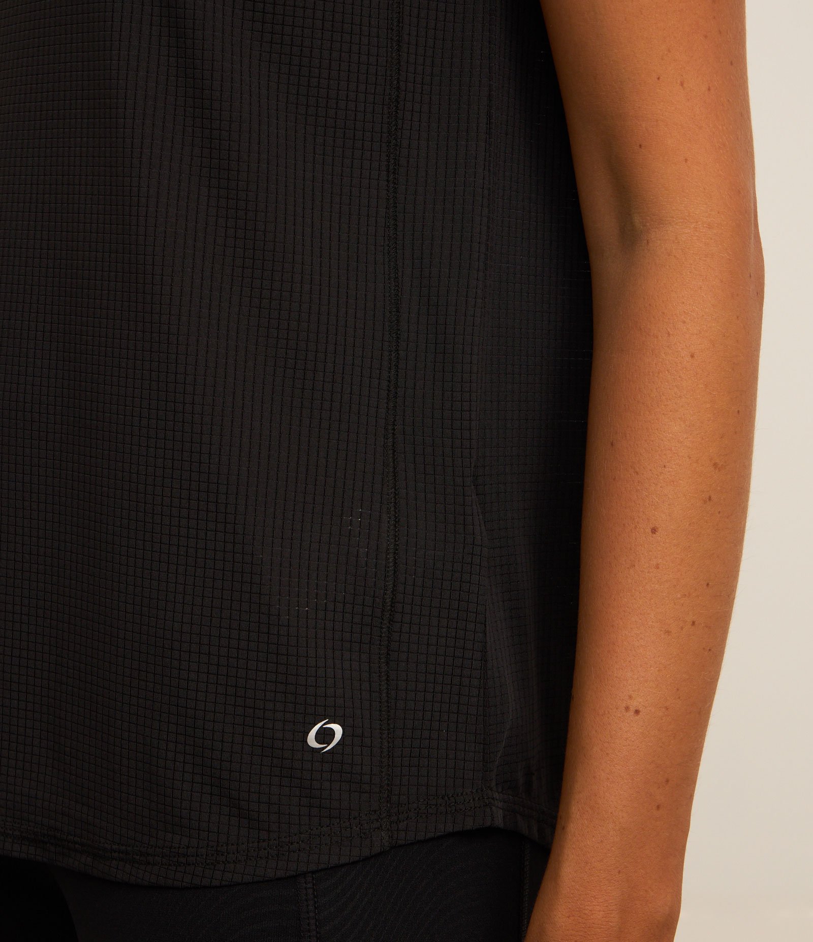 Camiseta em Microfibra com Decote Redondo Preto 4