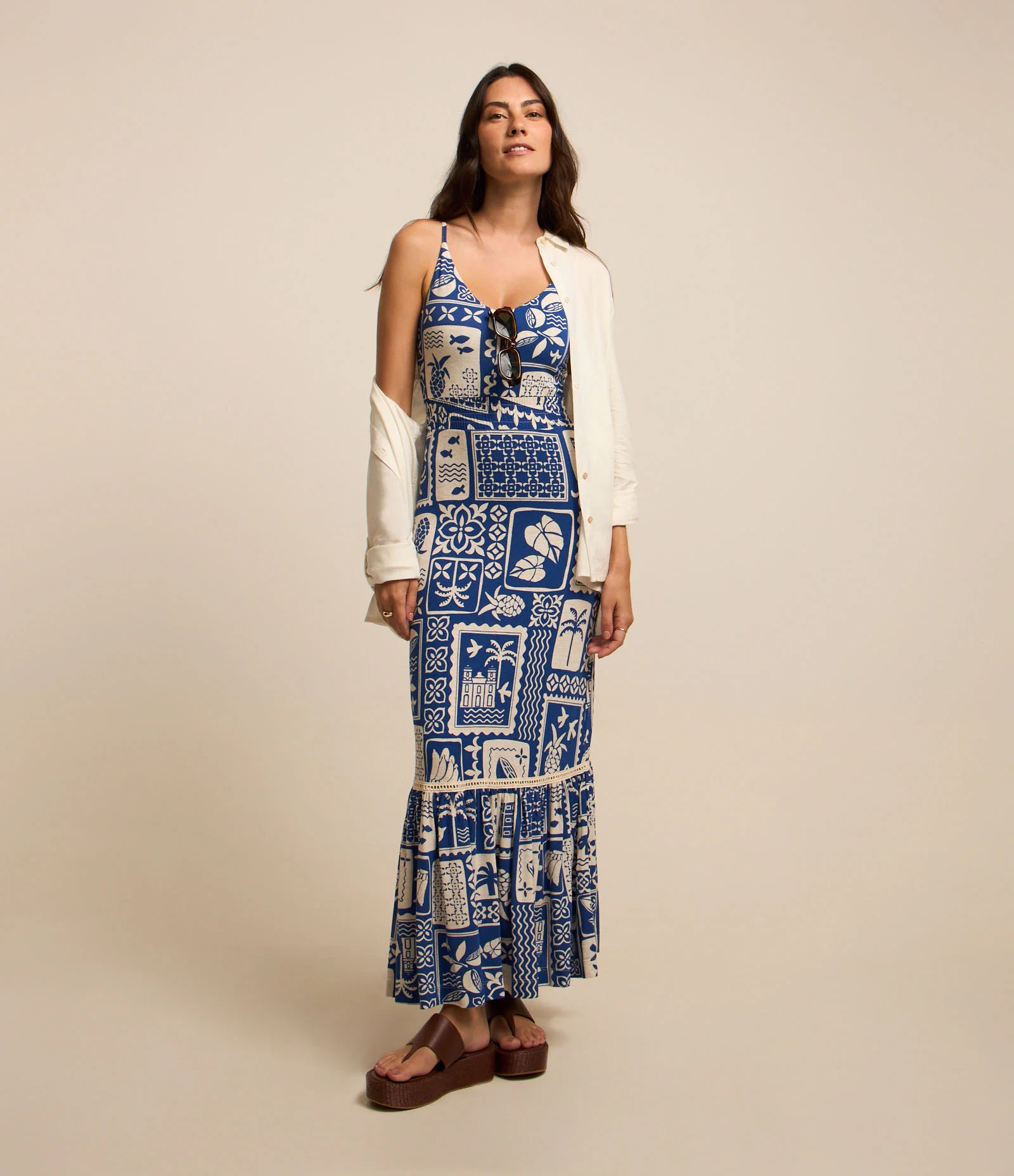 Vestido Evasê em Viscose com Alça Fina e Estampa Tropical Azul 1
