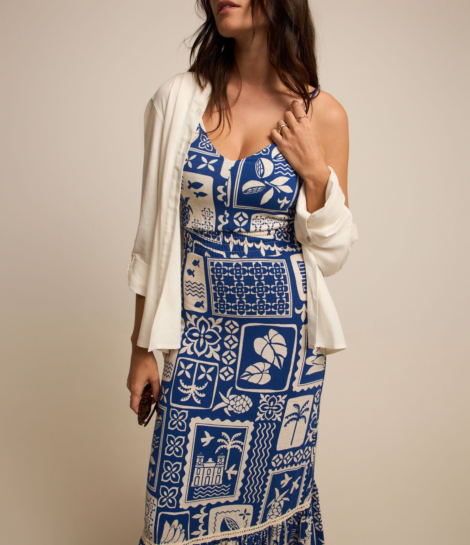 Vestido Evasê em Viscose com Alça Fina e Estampa Tropical Azul 4