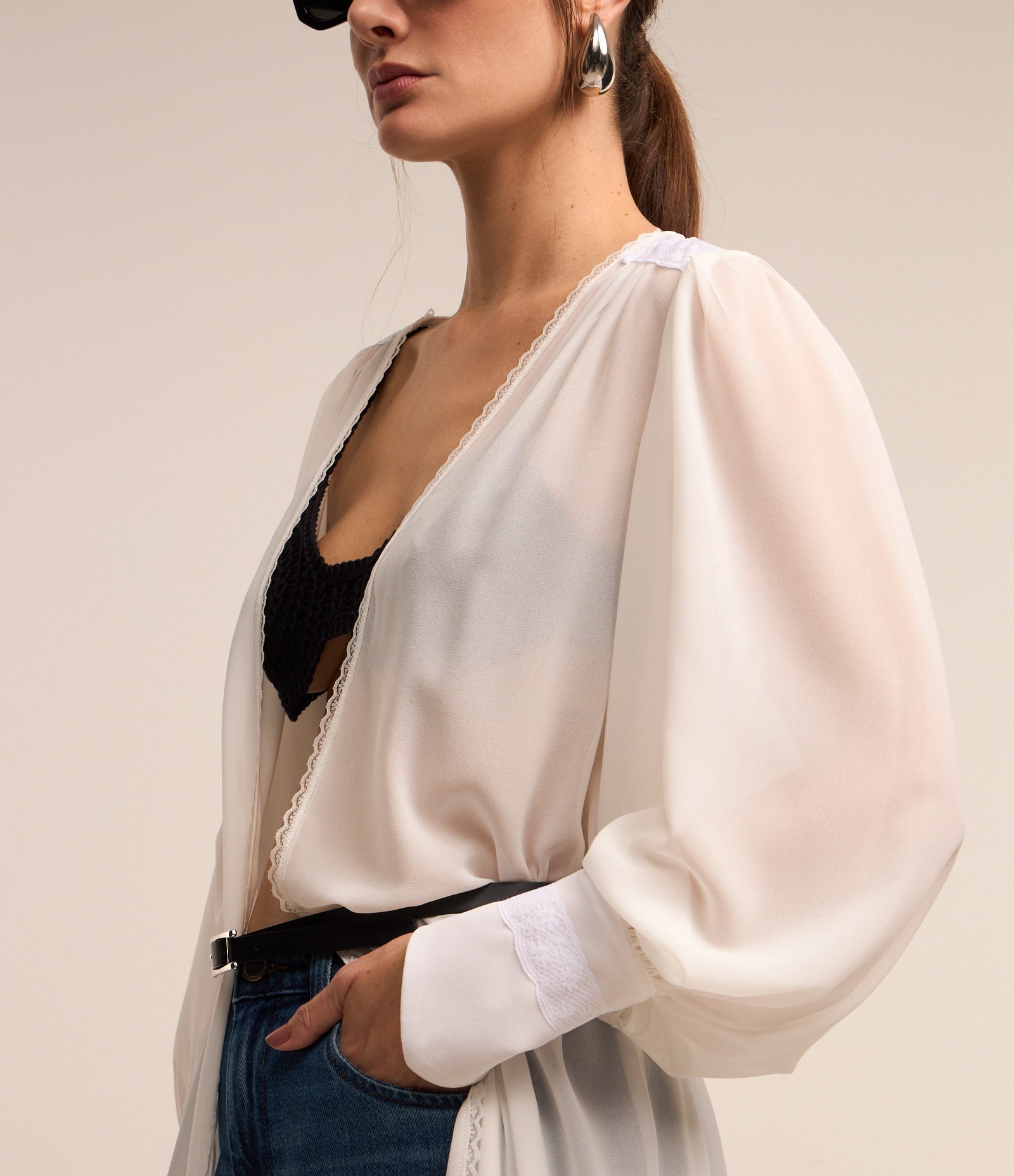 Top com Efeito Crochê e Elástico nas Costas Preto 5