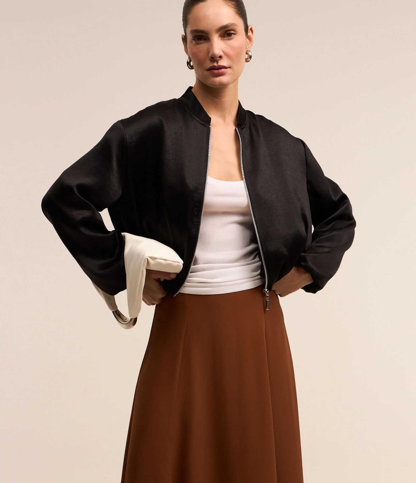 Saia Midi Evasê em Crepe com Zíper nas Costas Marrom 2