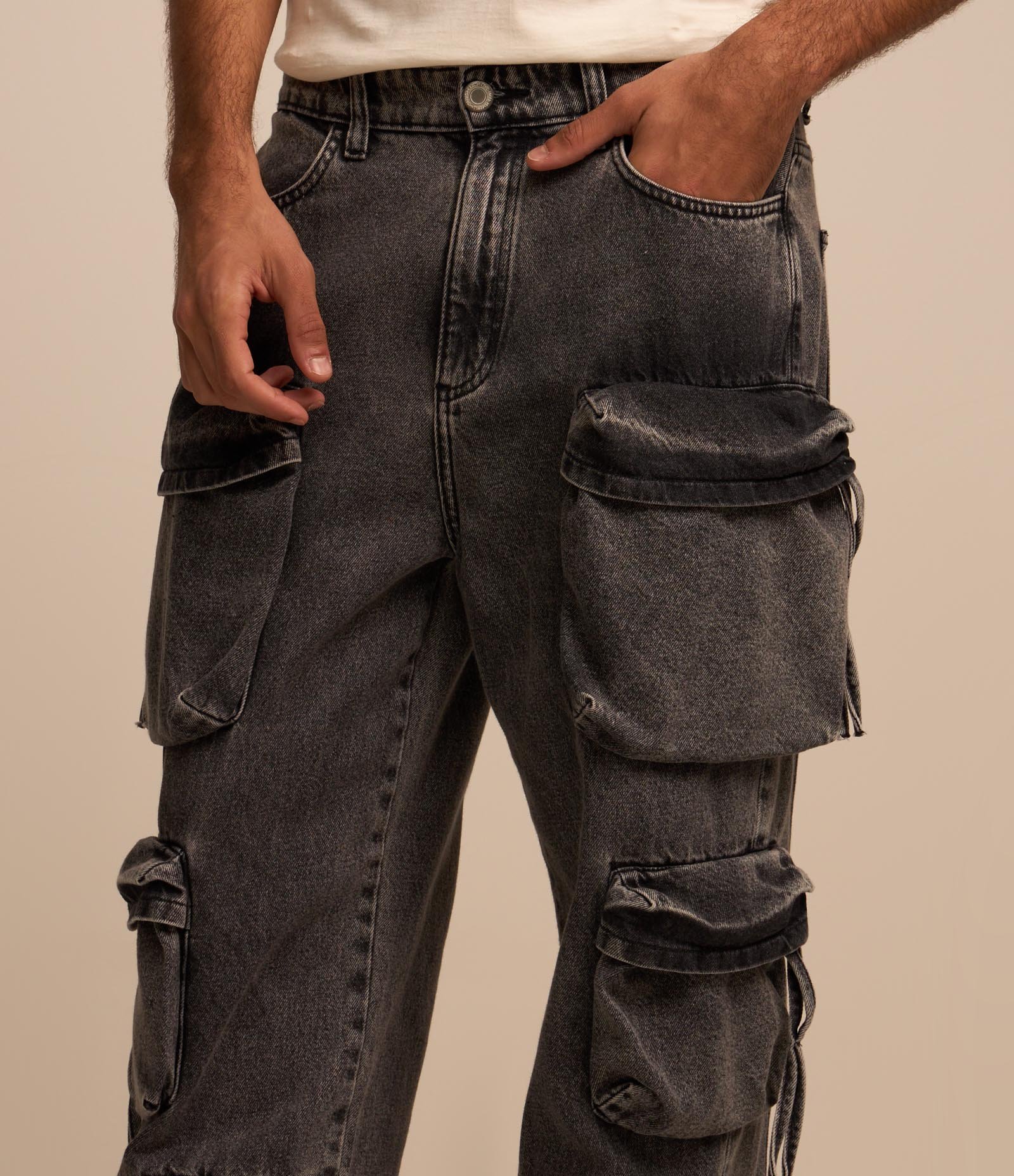 Calça Baggy em Jeans com Bolsos e Puxadores Cinza Escuro 4