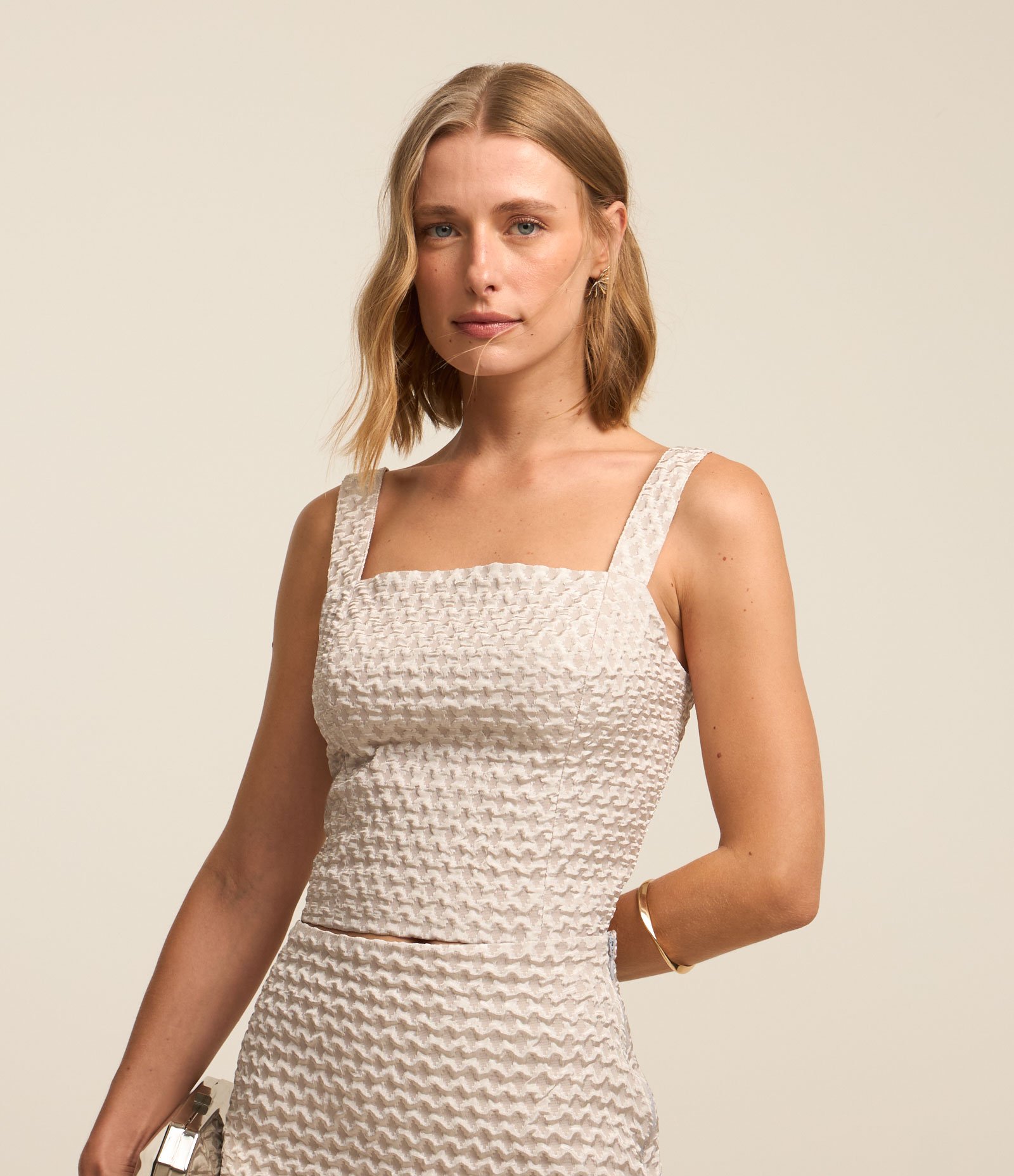 Blusa em Jacquard com Alças Largas Bege Claro 1