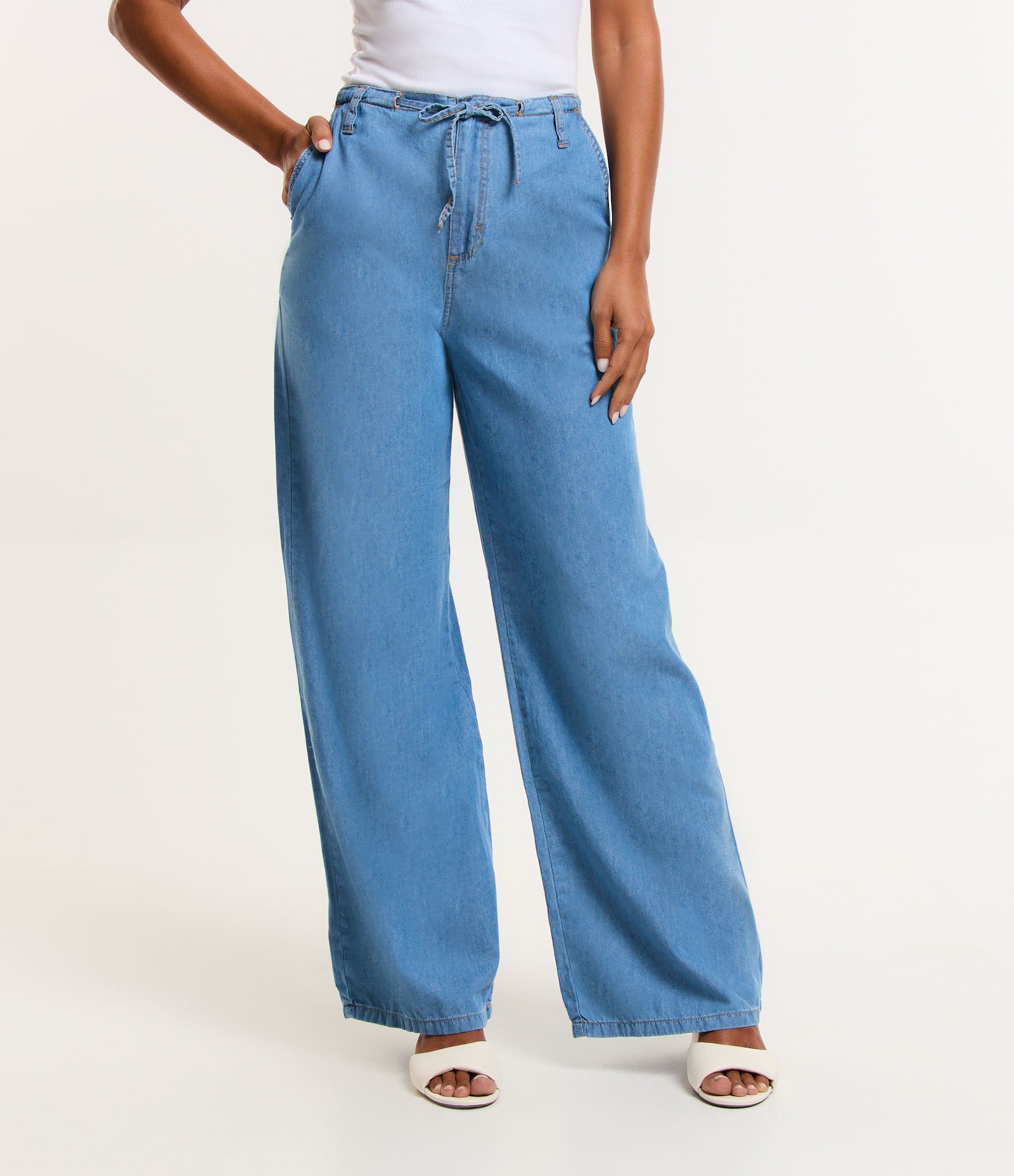 Calça Pantalona Jeans com Amarração no Cós Azul 2