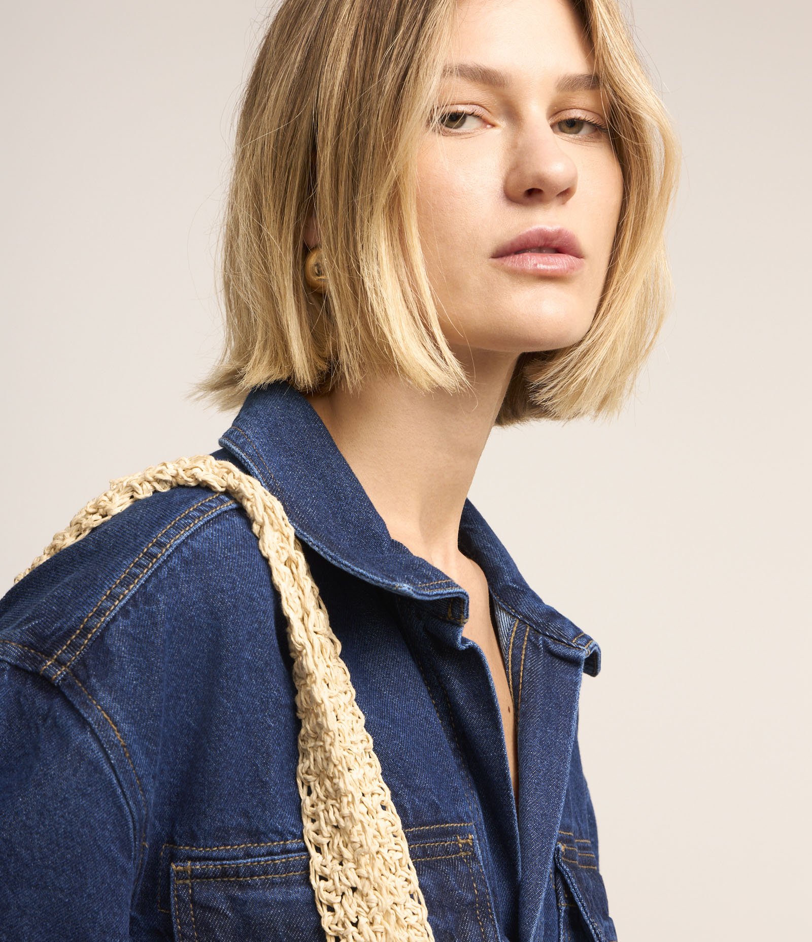 Vestido Reto em Jeans com Decote V e Bolsos Frontais Azul Escuro 5