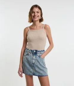 Saia Mom Jeans com Bordado de Florzinhas