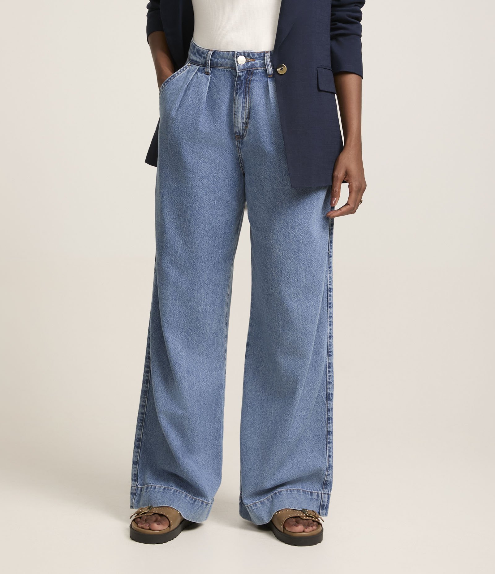 Calça Wide Leg Jeans com Pregas e Bolsos Azul 3