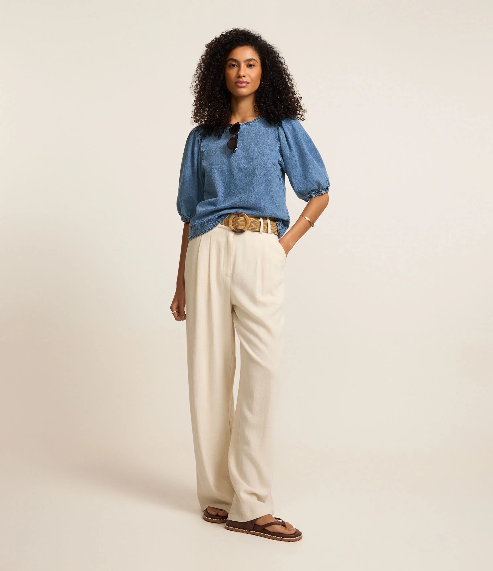 Blusa em Jeans com Manga Bufante e Decote Redondo Azul 2