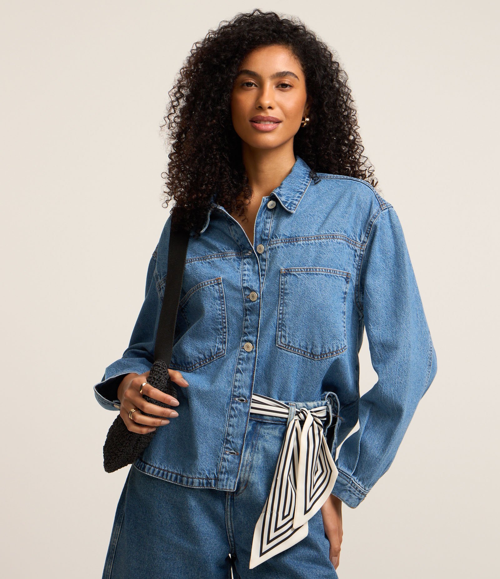 Camisa Ampla em Jeans com Bolsos no Peito Azul 1