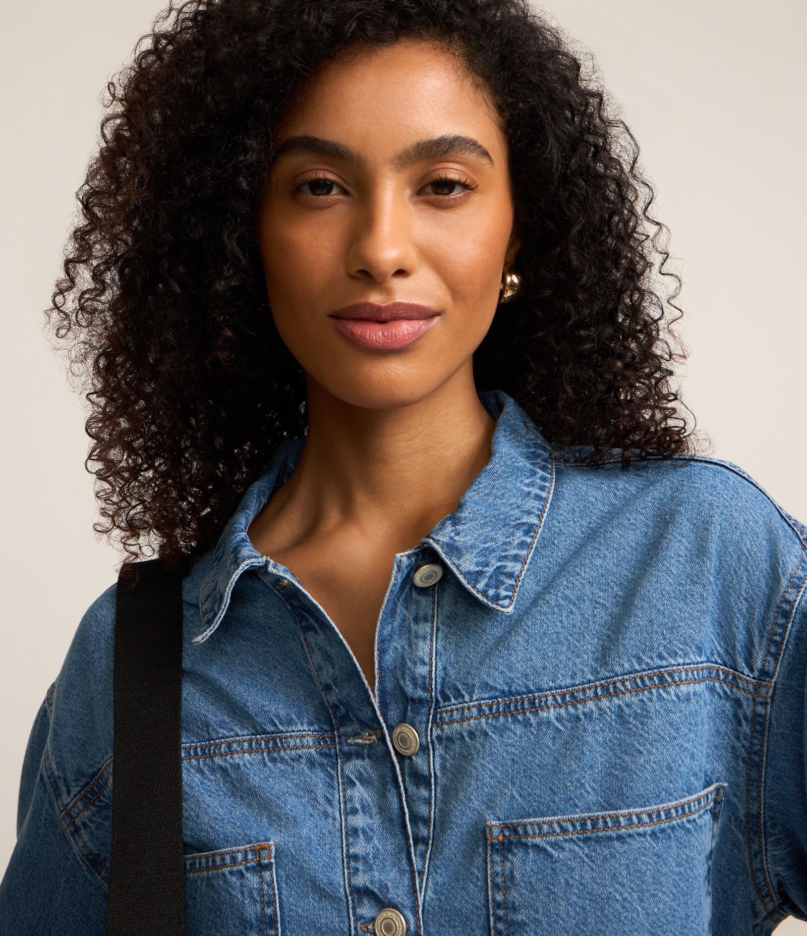 Camisa Ampla em Jeans com Bolsos no Peito Azul 3