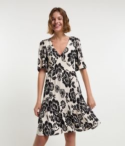 Vestido Curto Texturizado com Manga Godê e Estampa Floral
