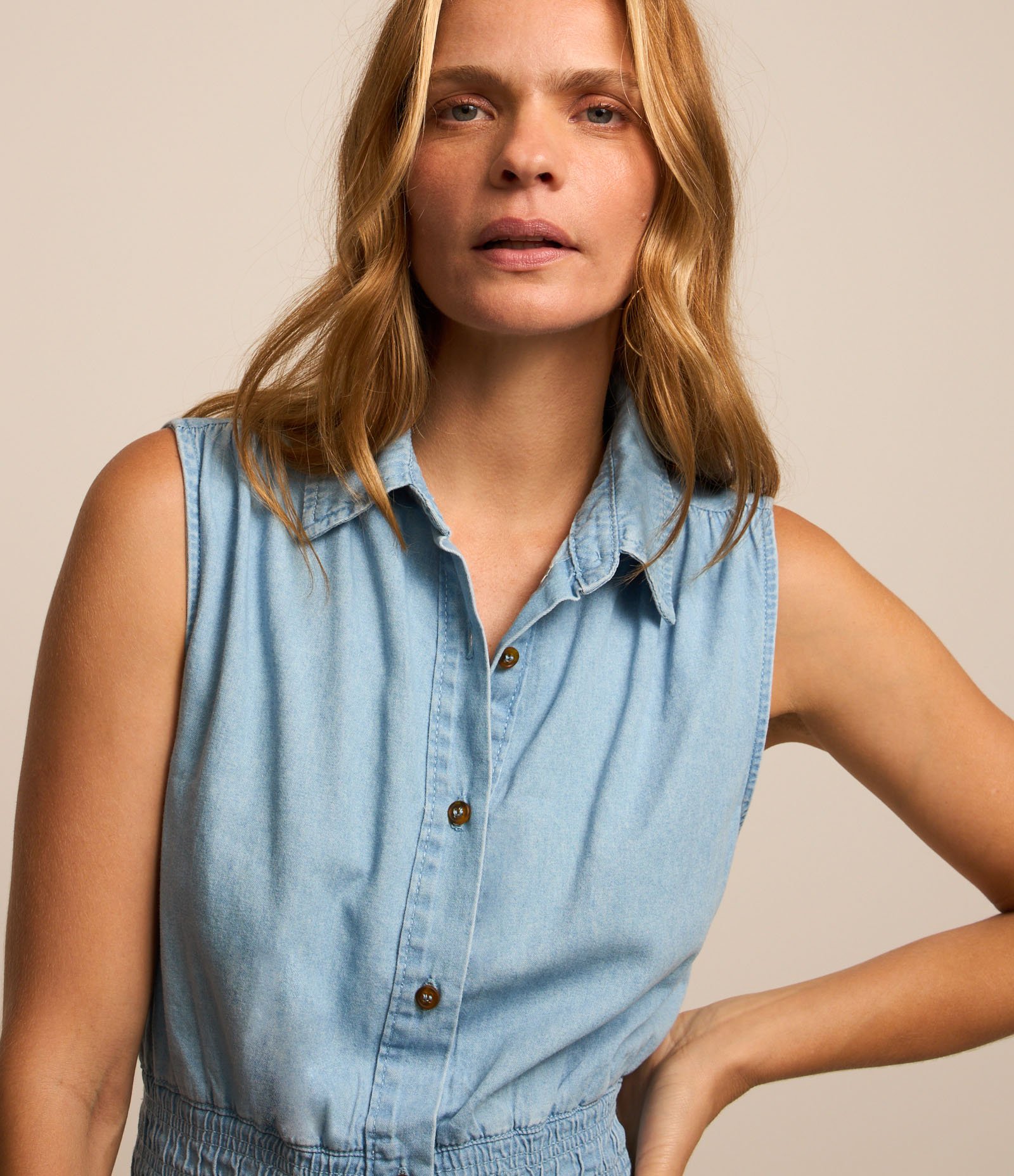 Vestido Midi em Jeans com Lastex na Cintura Azul 3