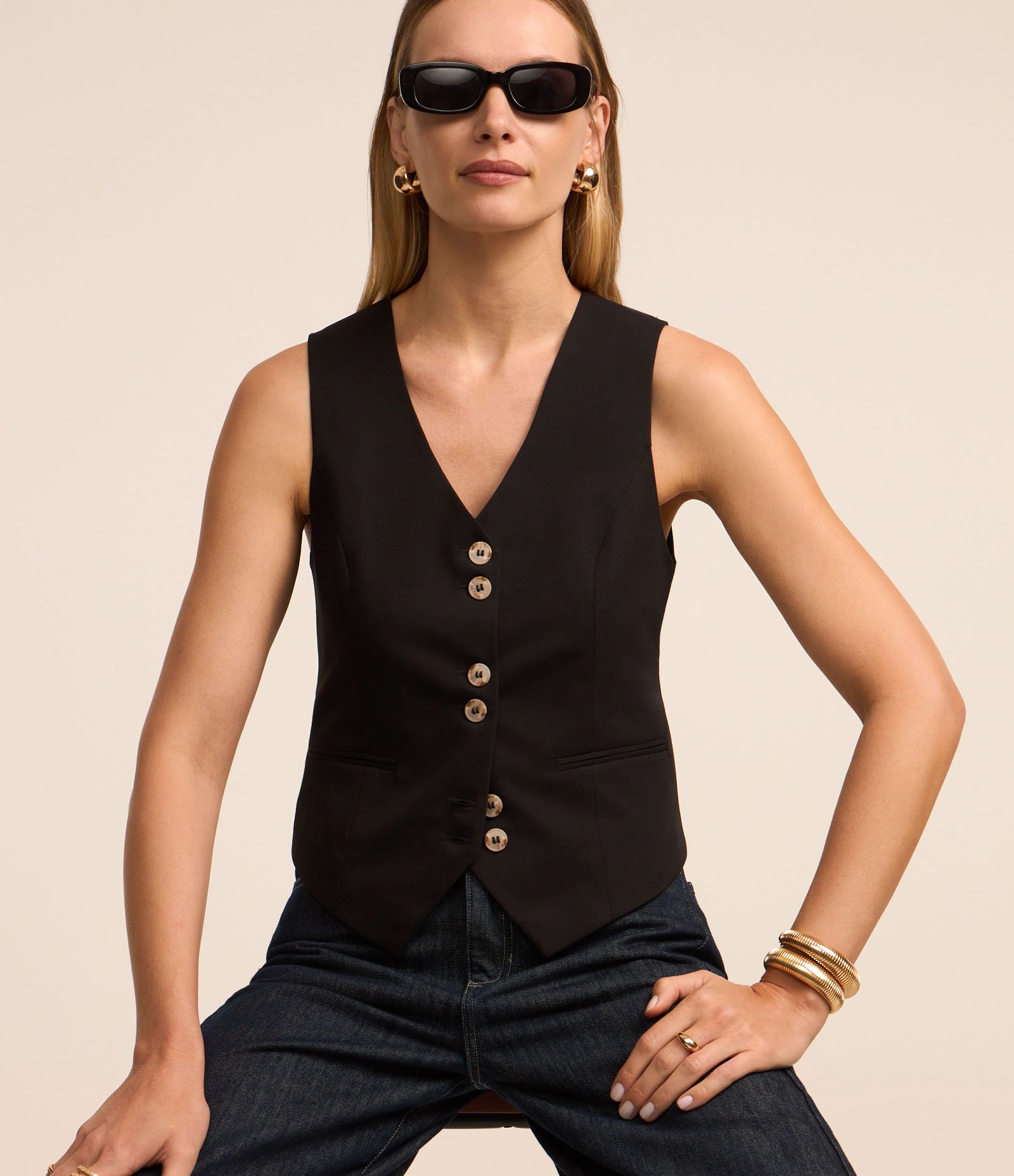 Colete em Alfaiataria com Decote V e Botões Duplos Preto 5