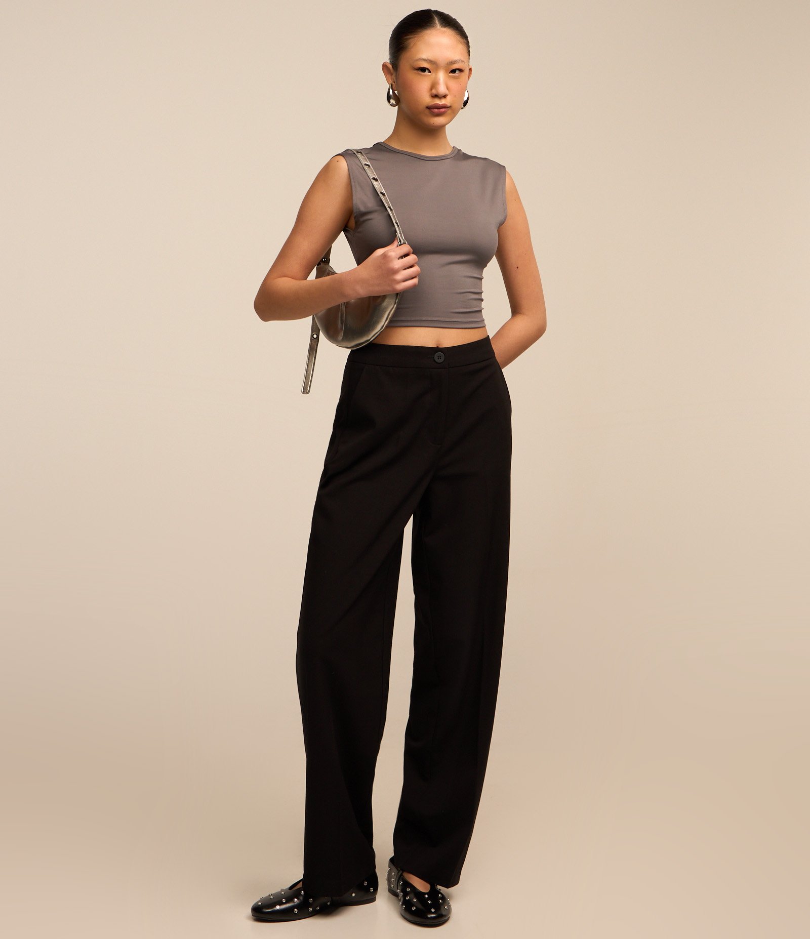 Blusa Cropped em Microfibra com Costas Abertas 2