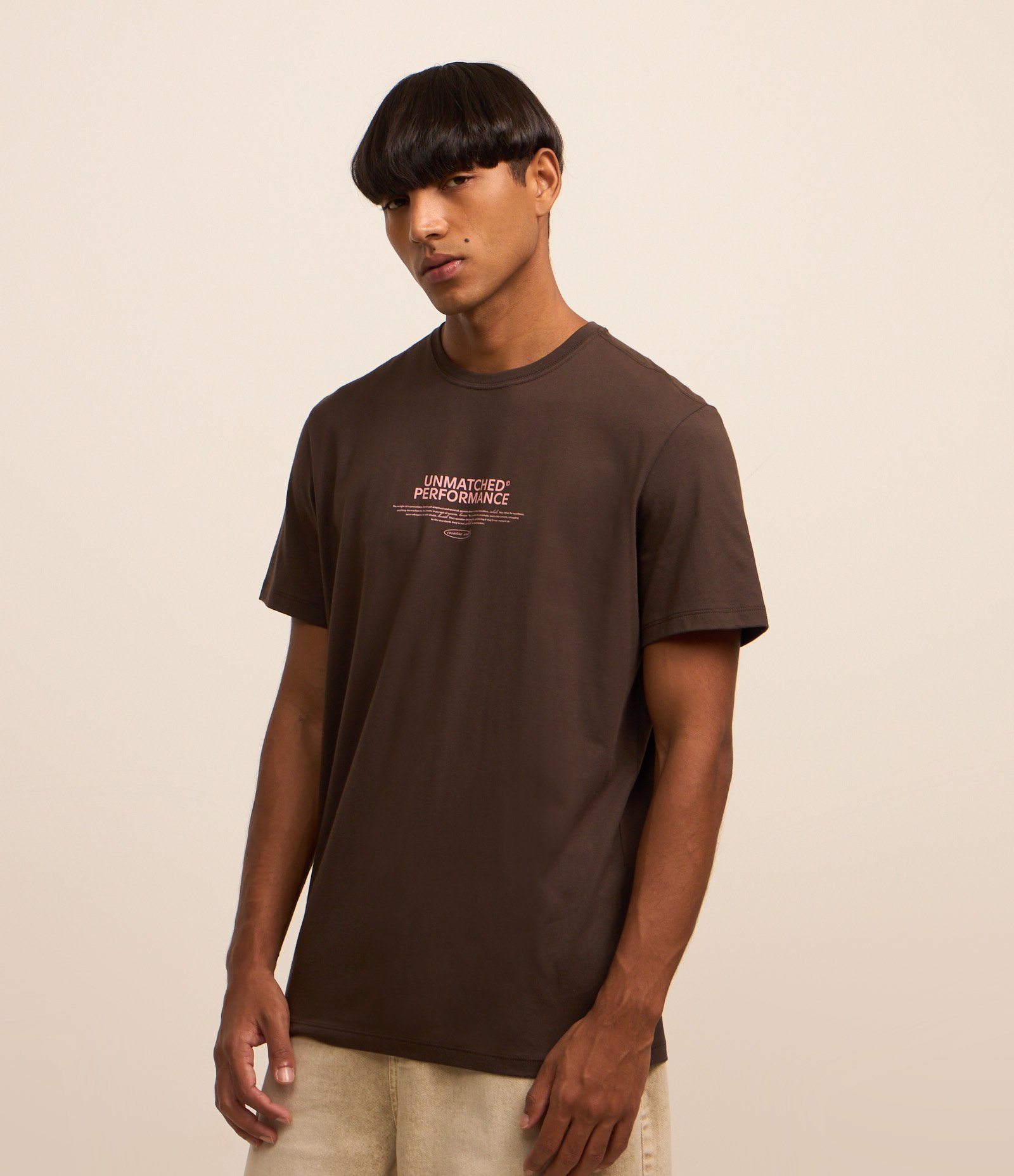 Camiseta Comfort em Algodão Peruano com Estampa Lettering Marrom 3