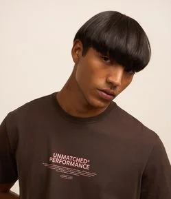 Camiseta Comfort em Algodão Peruano com Estampa Lettering