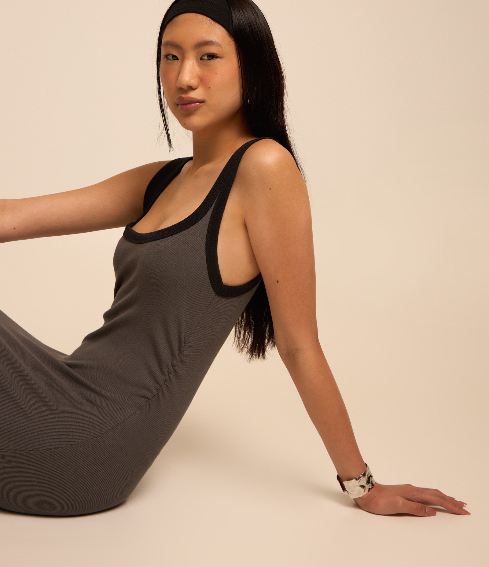 Vestido Midi Básico com Decote Quadrado 3