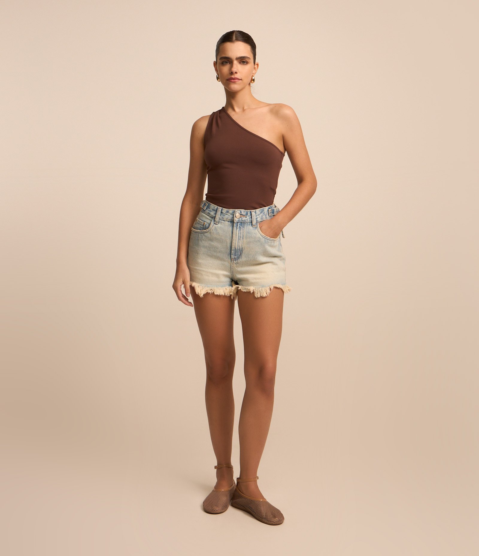 Short Cintura Alta em Jeans Dirty Washed com Barra Desfeita Azul 1