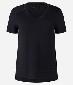 Camiseta Esportiva em Microfibra com Microfuros